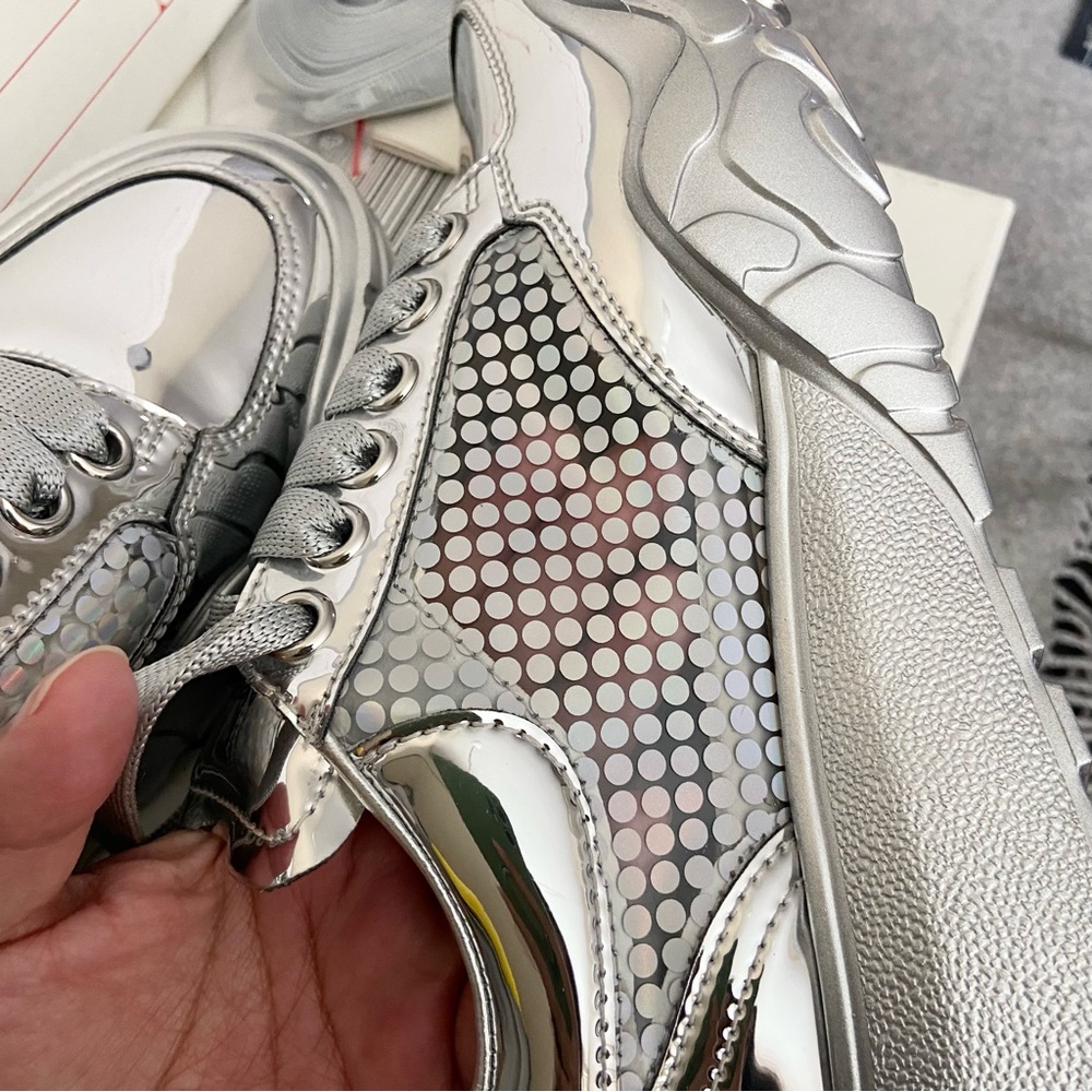 BNIB Alexander McQueen Silver Holographic Oversized Court Sneakers Women 37.5 - Picture 5 of 11